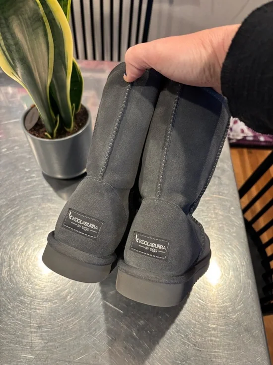 Koolaburra by Ugg Uggs Grey Suede Boots Size 8 Cozy Warm Cottagecore Y2K - Picture 1 of 8